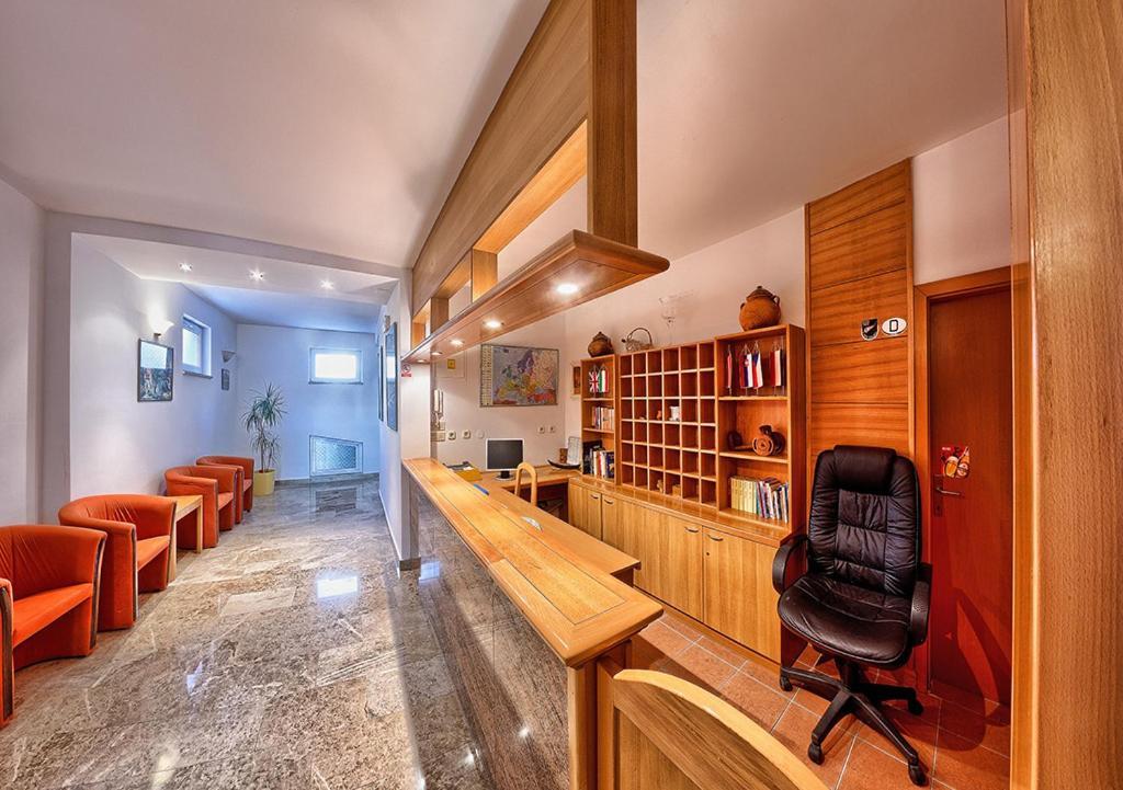 Hotel Nano Дрвеник Экстерьер фото